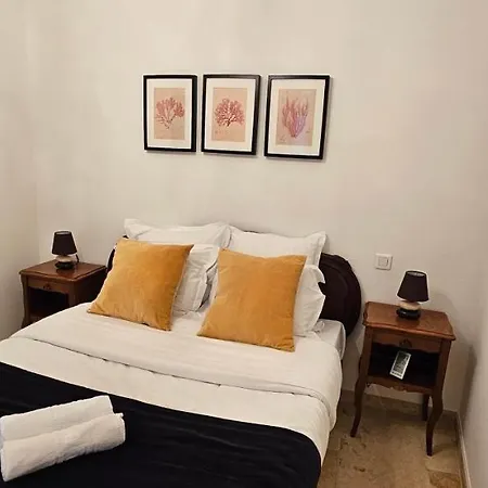 Bel & Ancien T3 Renove Dans *