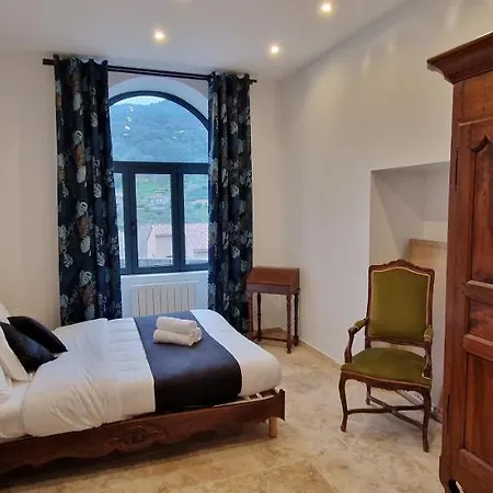 Bel & Ancien T3 Renove Dans *