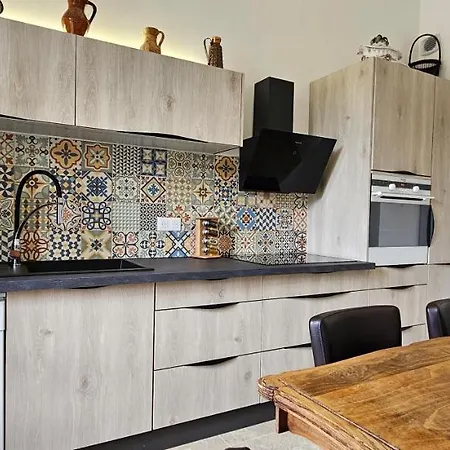 Apartman Bel & Ancien T3 Renove Dans Sartène