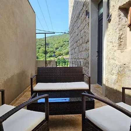 Bel & Ancien T3 Renove Dans *