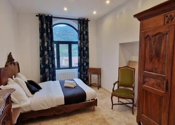 Bel & Ancien T3 Renove Dans *