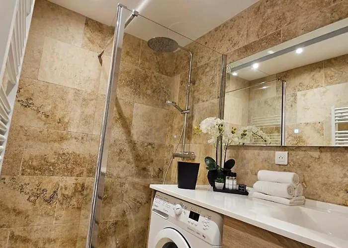 Bel & Ancien T3 Renove Dans * Sartène