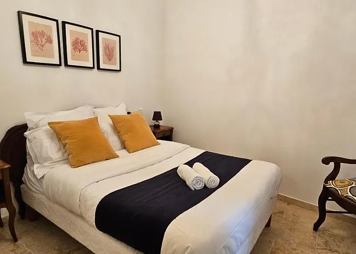 Bel & Ancien T3 Renove Dans