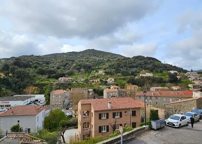 Bel & Ancien T3 Renove Dans Apartament Sartène